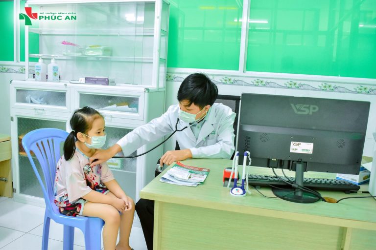 Trẻ bị viêm amidan những điều cha mẹ cần quan tâm ?