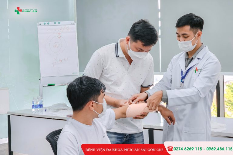 Tập huấn sơ cấp cứu Công ty Accredo Asia